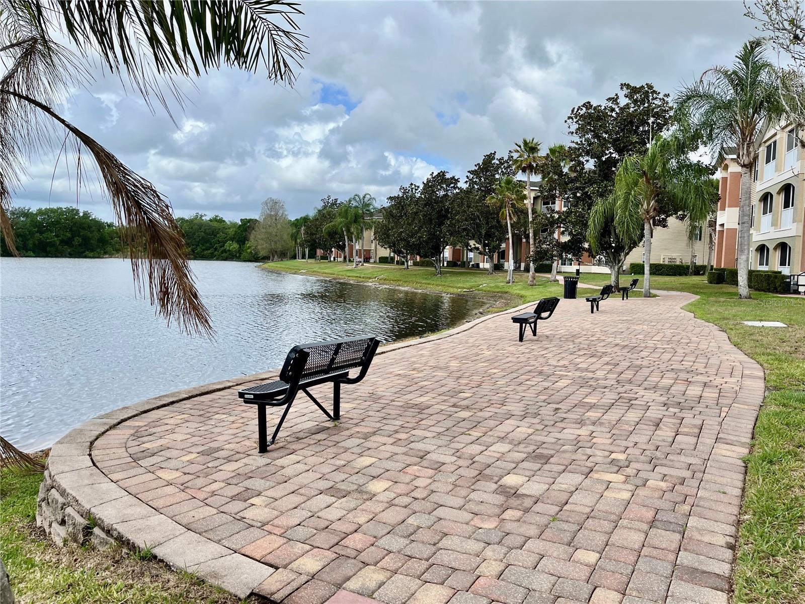 VILLAS AT LAKESIDE CONDO - Residential