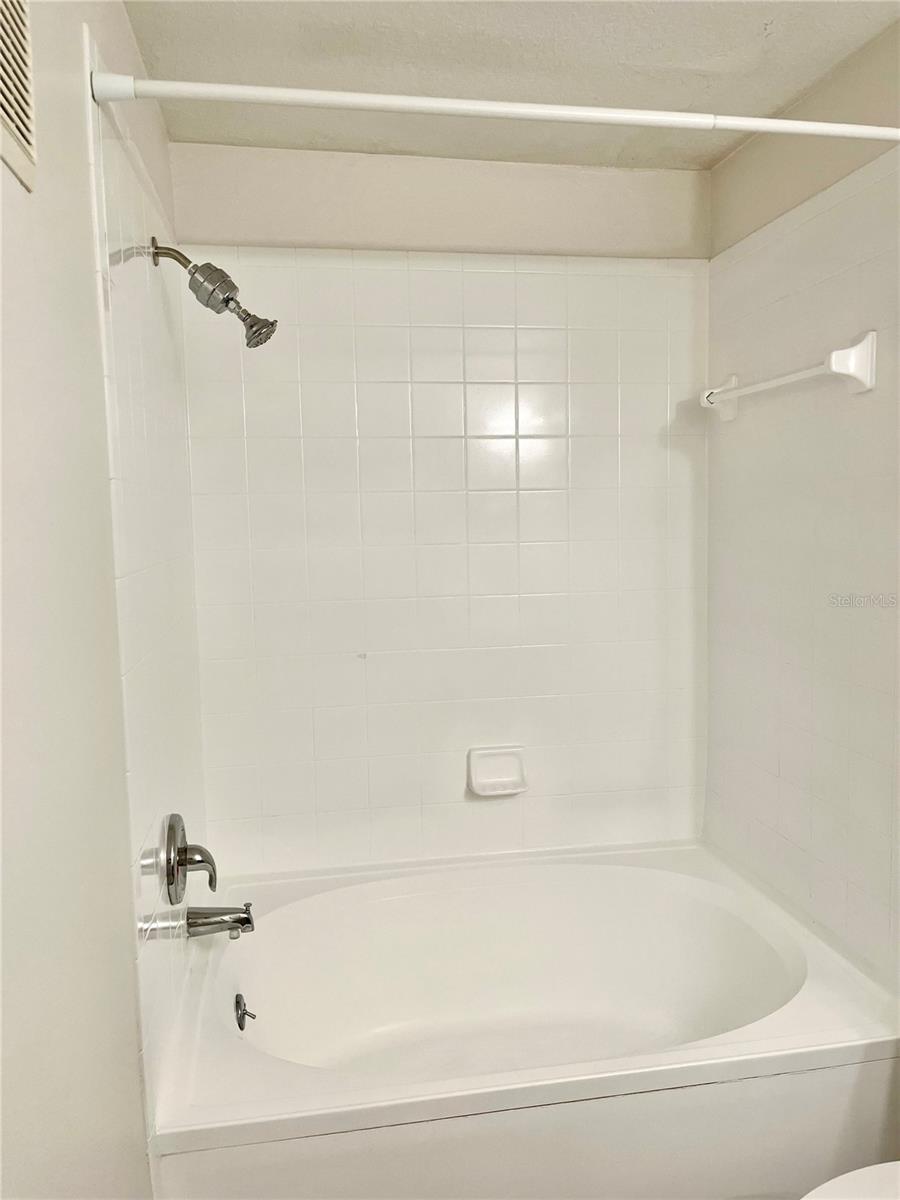 VILLAS AT LAKESIDE CONDO - Residential