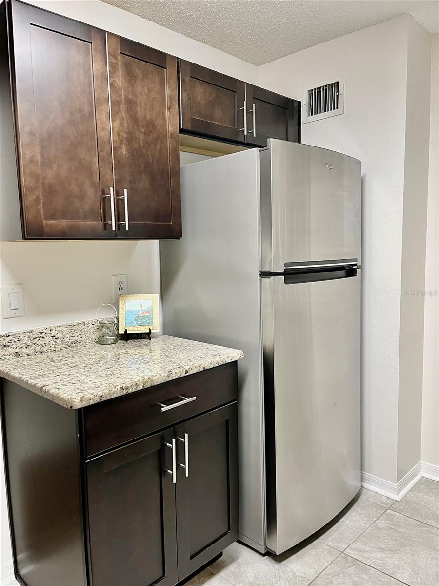 VILLAS AT LAKESIDE CONDO - Residential