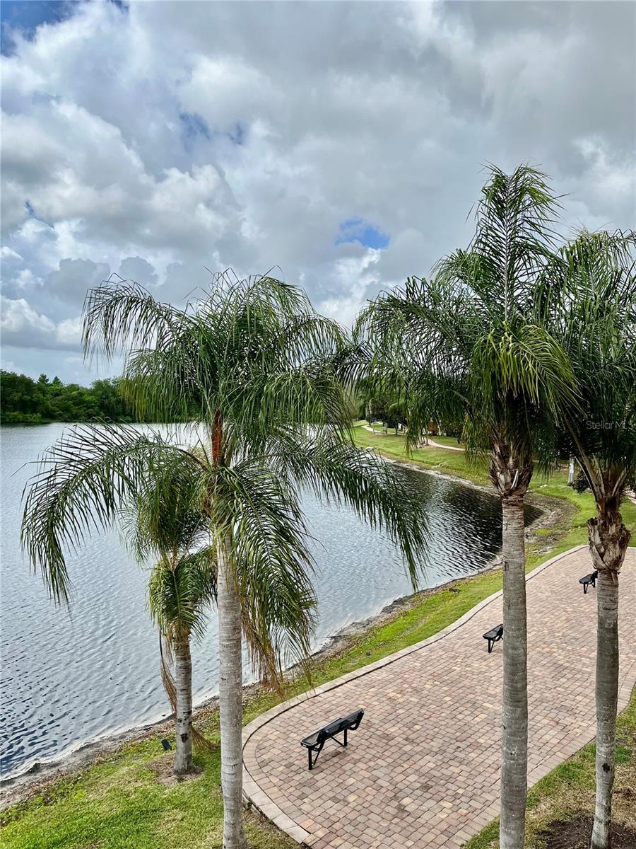 VILLAS AT LAKESIDE CONDO - Residential