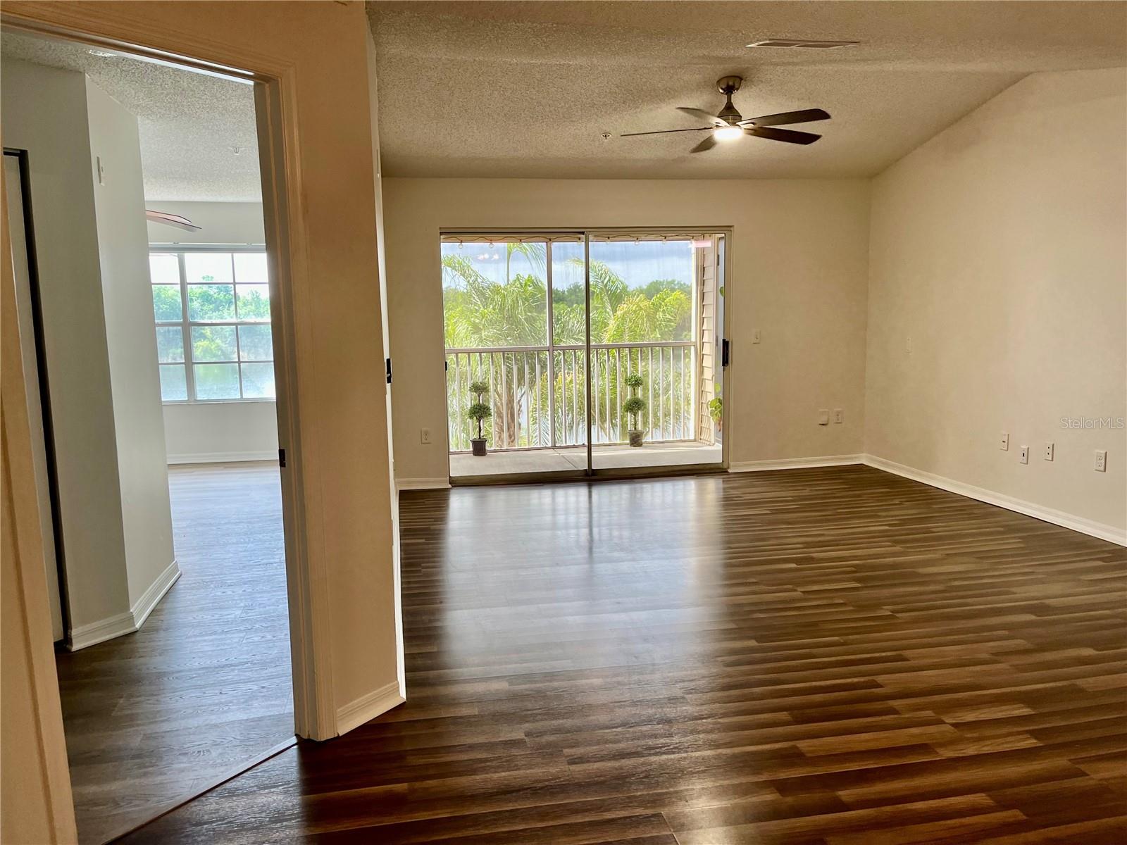 VILLAS AT LAKESIDE CONDO - Residential