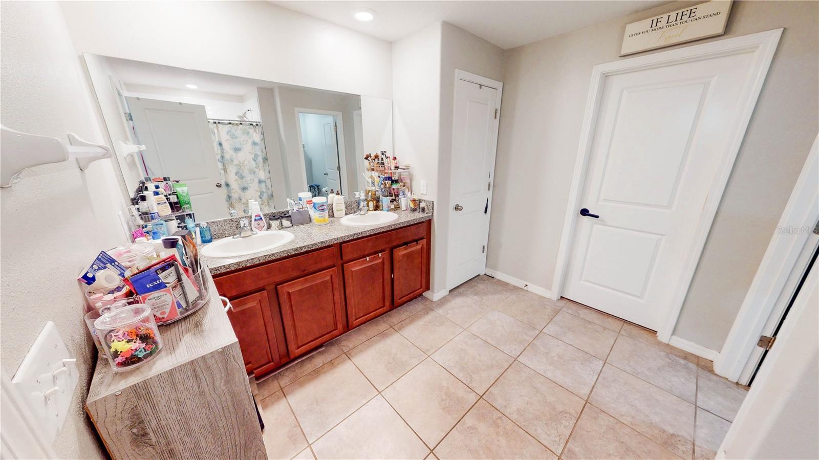 AYERSWORTH GLEN PH 38 - Residential