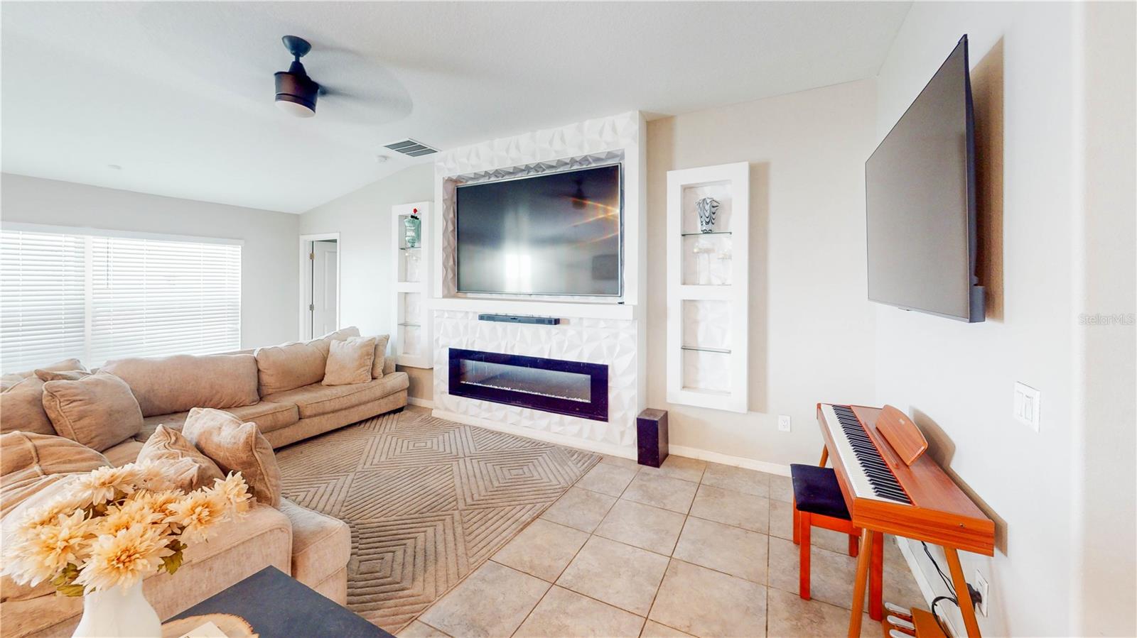 AYERSWORTH GLEN PH 38 - Residential