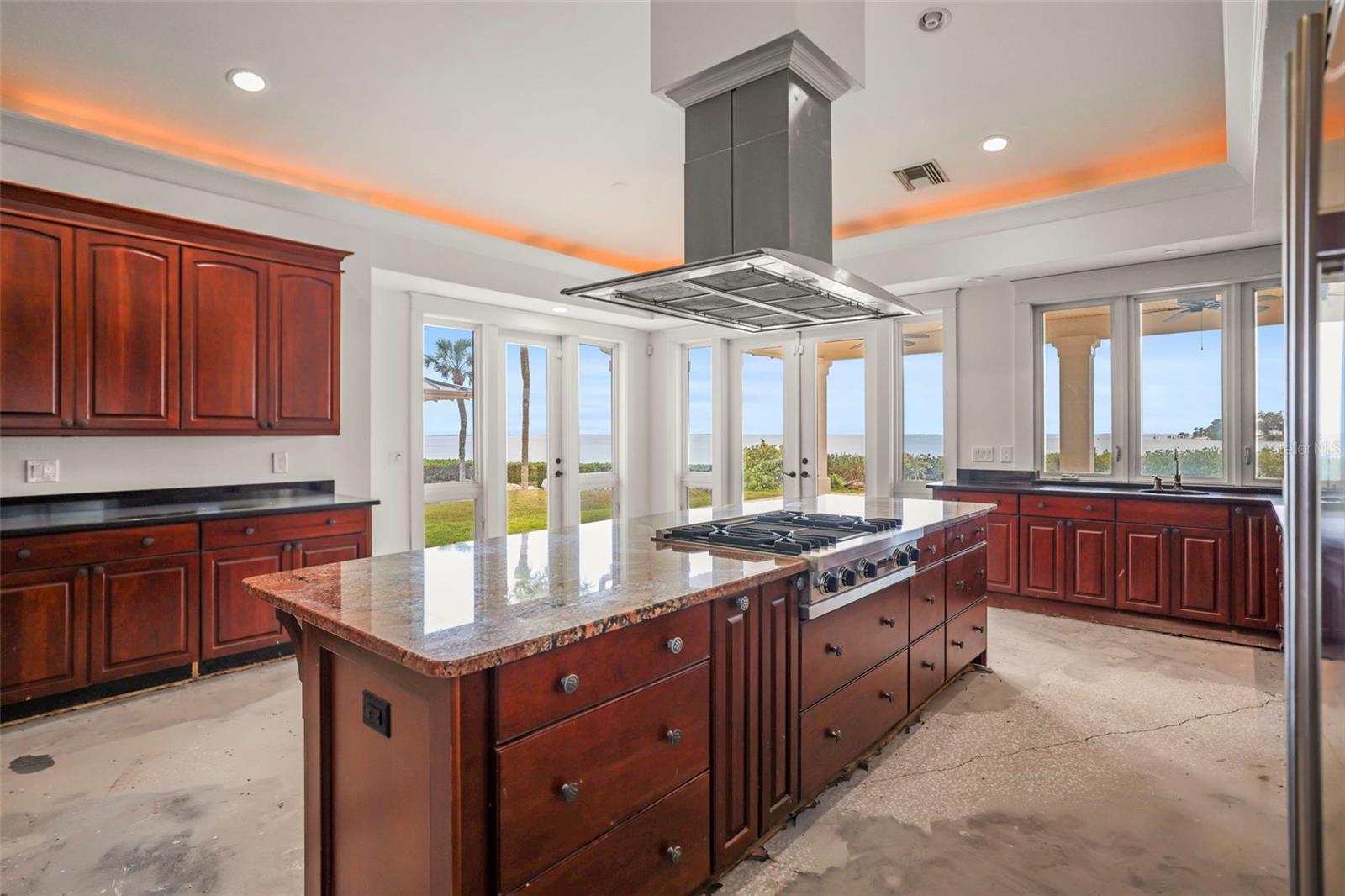 TAMPA & TARPON SPGS LAND CO - Residential