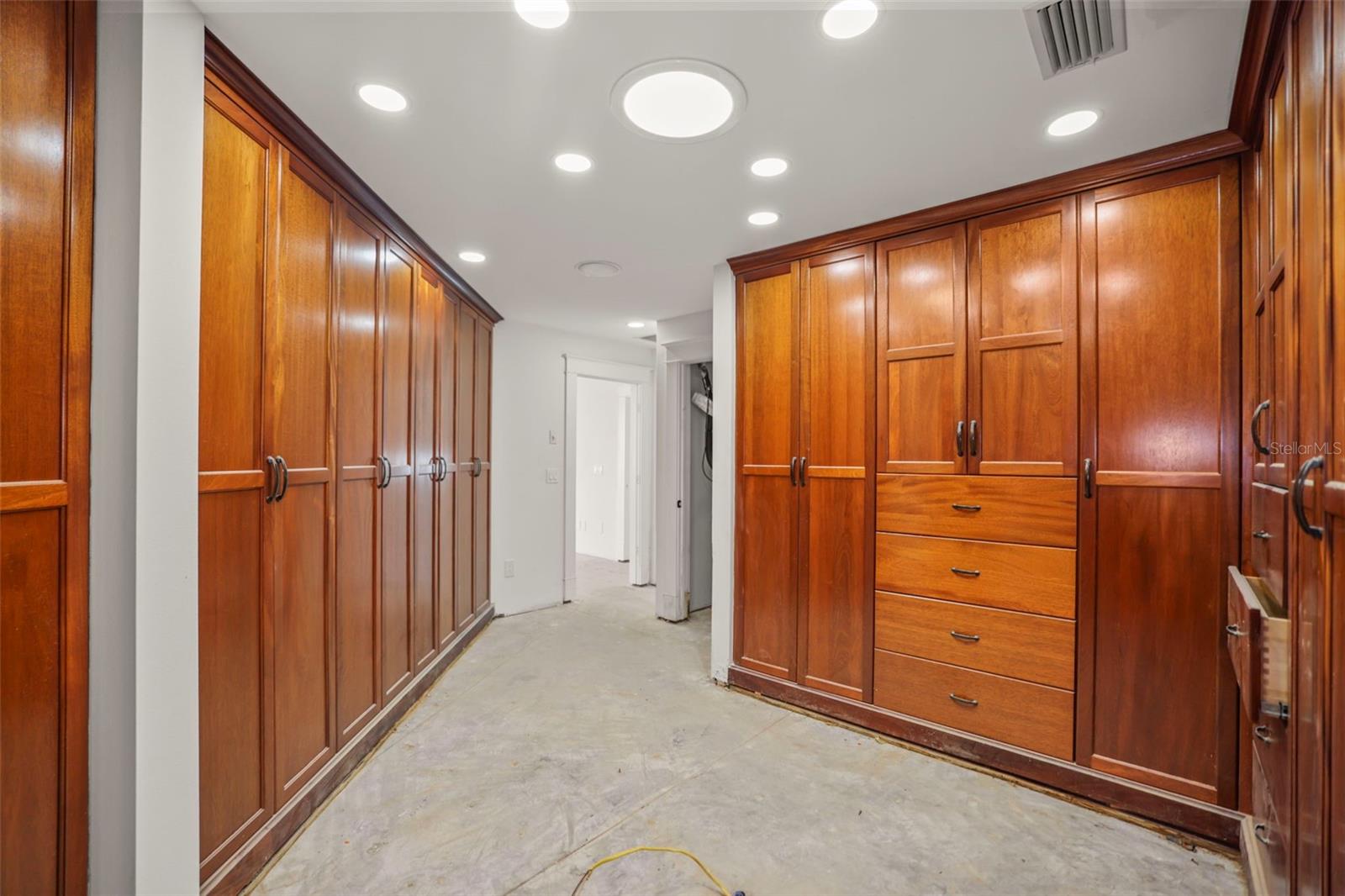 TAMPA & TARPON SPGS LAND CO - Residential