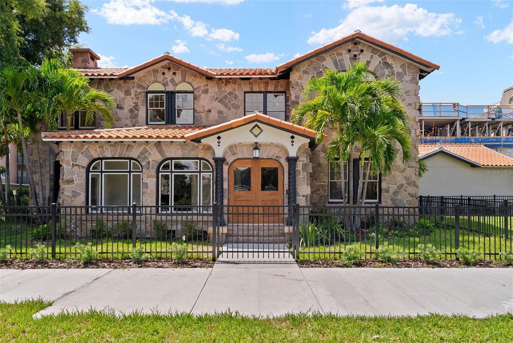 Photo of 250 Mirror Lake Drive N, St Petersburg, FL 33701 (MLS # TB8549062)