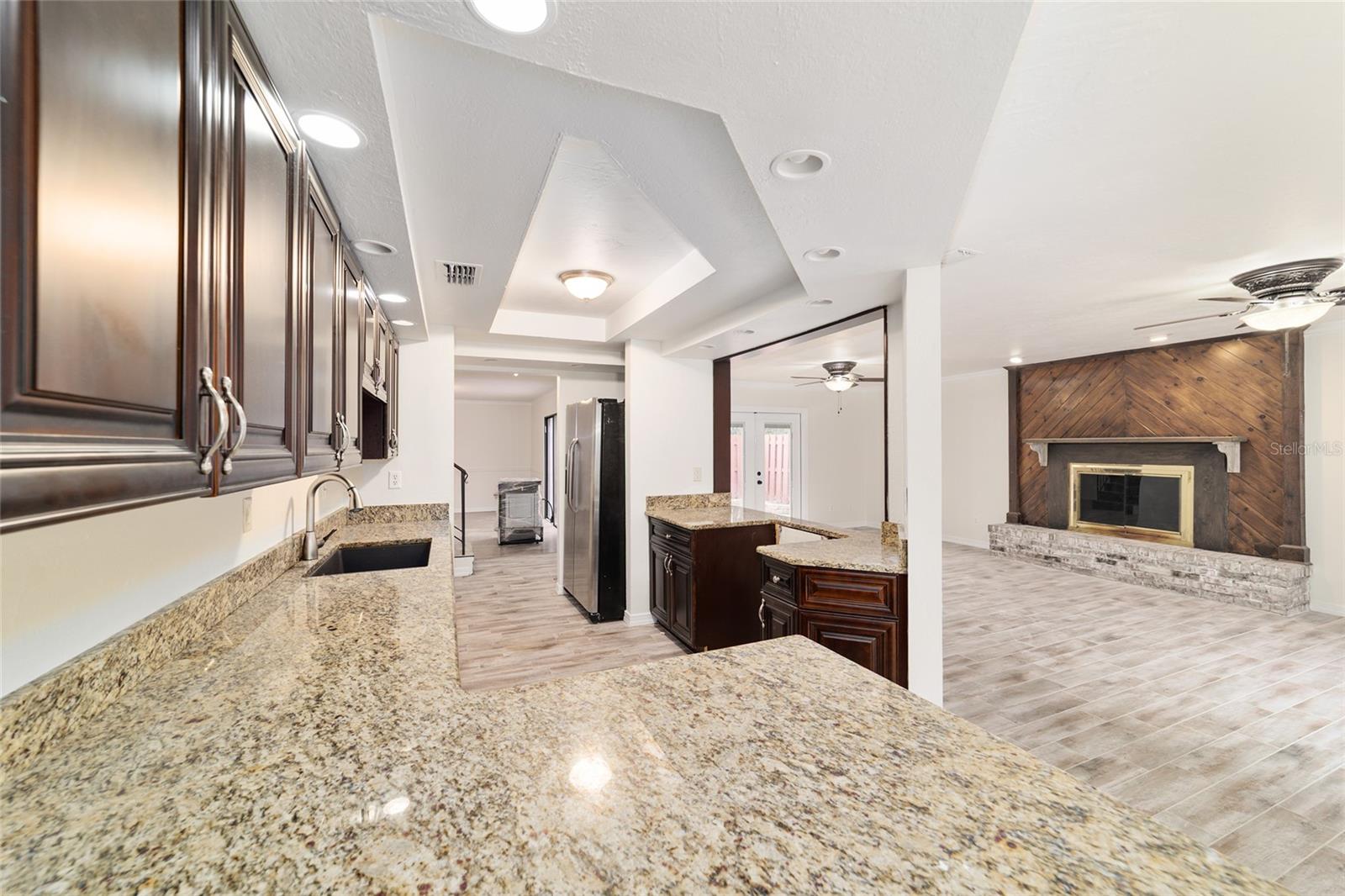 FOUNTAINEBLEAU ROYALE UNS 03 & - Residential