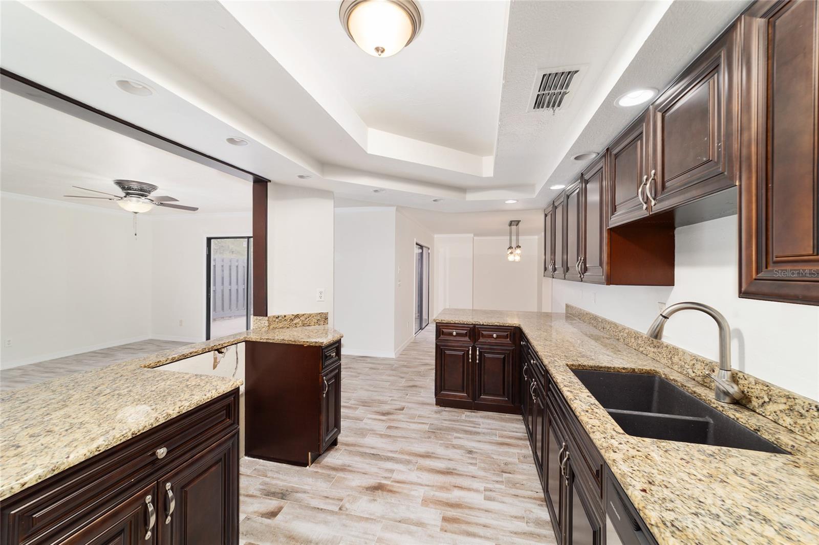 FOUNTAINEBLEAU ROYALE UNS 03 & - Residential