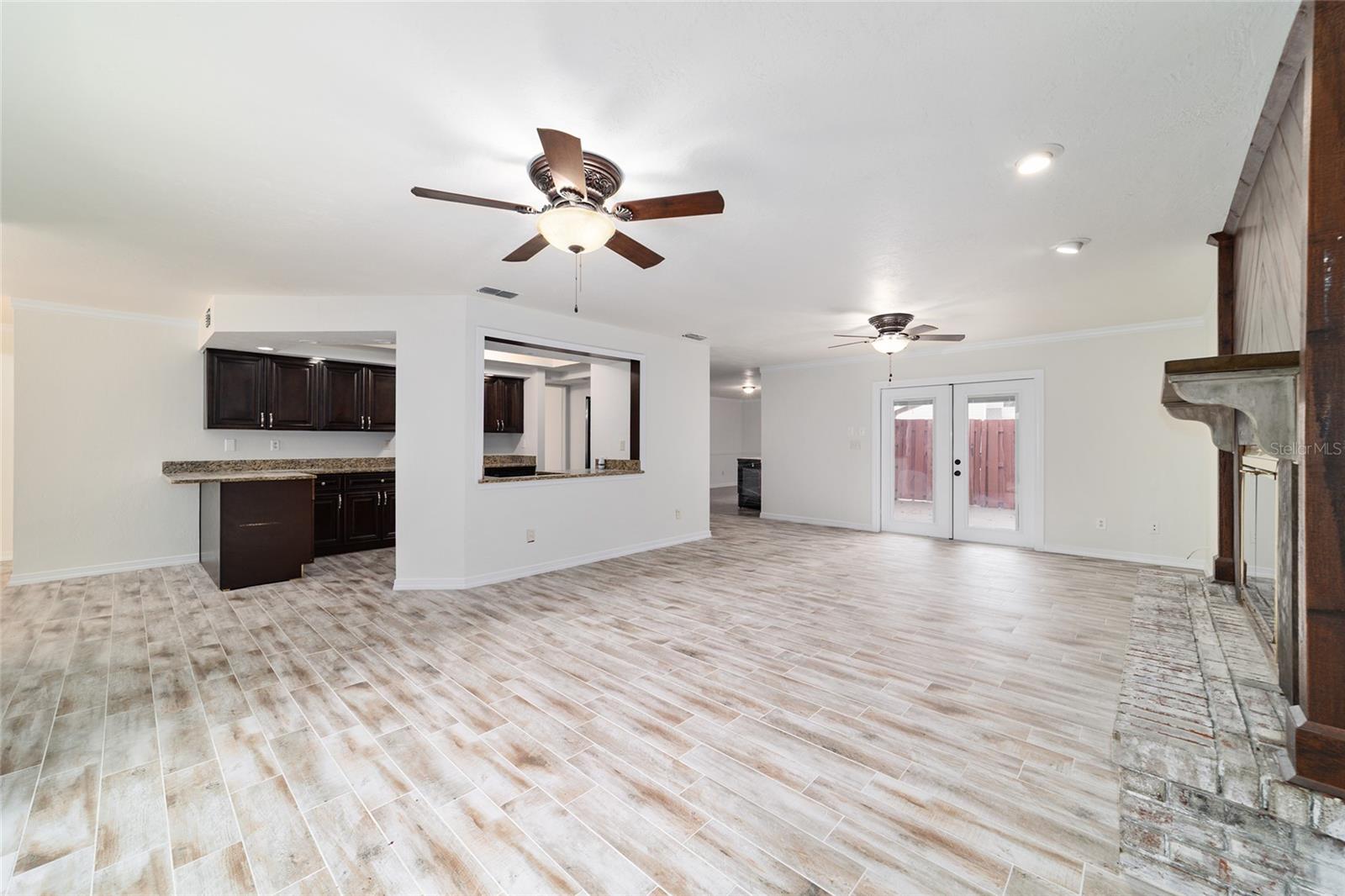 FOUNTAINEBLEAU ROYALE UNS 03 & - Residential