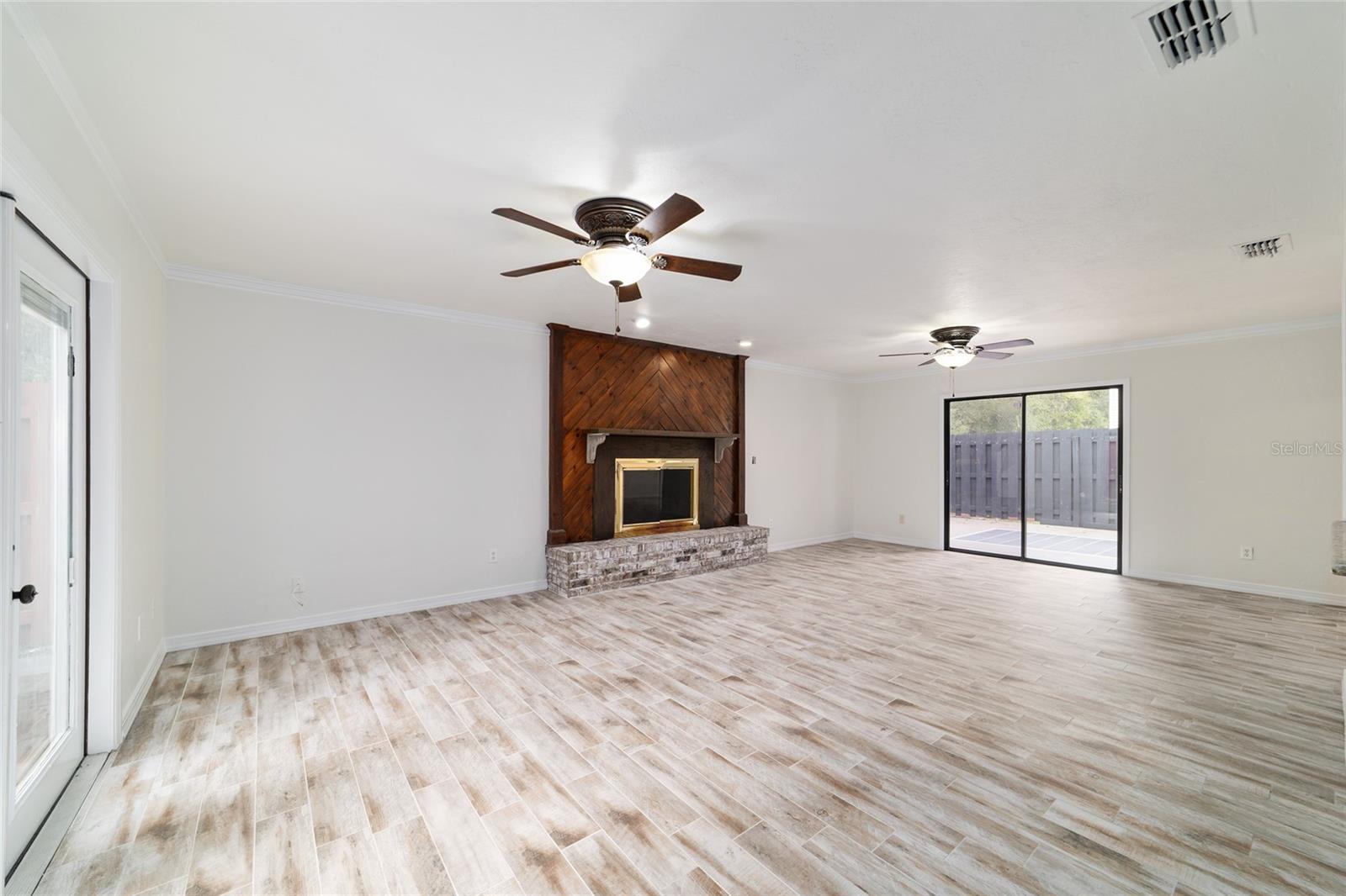 FOUNTAINEBLEAU ROYALE UNS 03 & - Residential