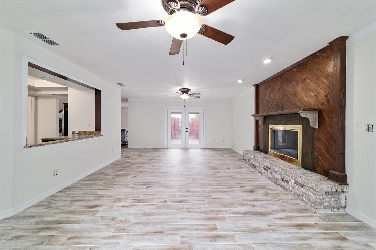 FOUNTAINEBLEAU ROYALE UNS 03 & - Residential