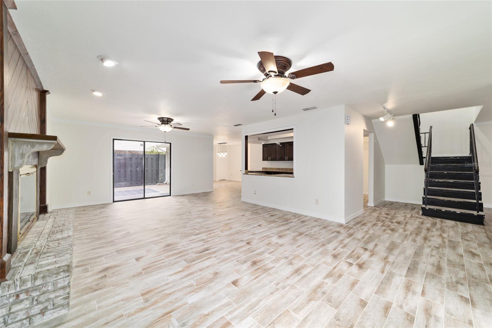 FOUNTAINEBLEAU ROYALE UNS 03 & - Residential