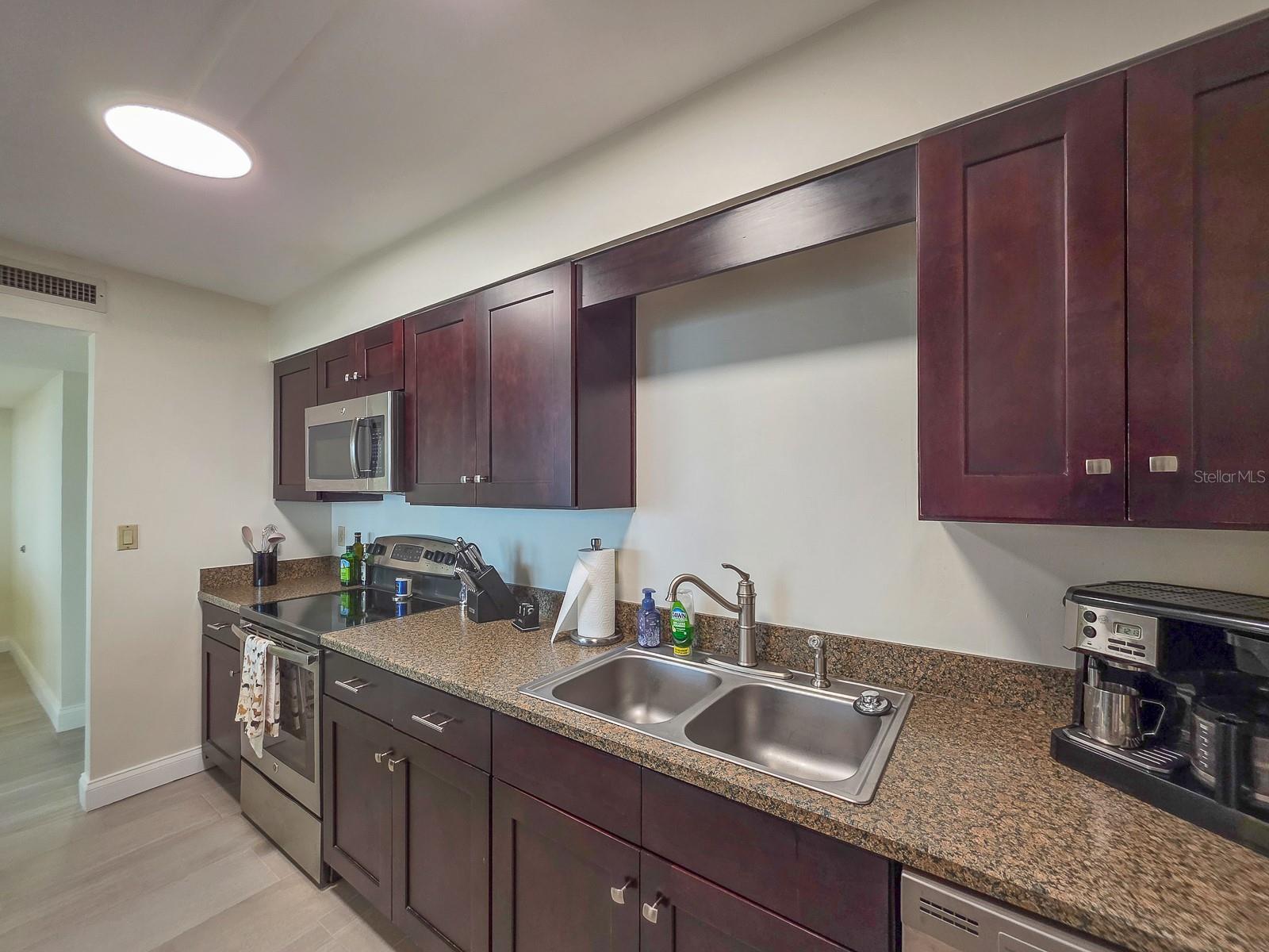 ALIKI GOLD COAST CONDO 01 - Residential