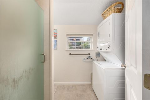 Tiny photo for 1006 SE 10th Street, Ocala, FL 34471 (MLS # OM715308)