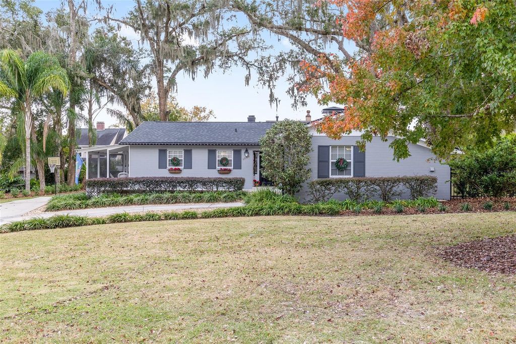 Photo of 1006 SE 10th Street, Ocala, FL 34471 (MLS # OM715308)