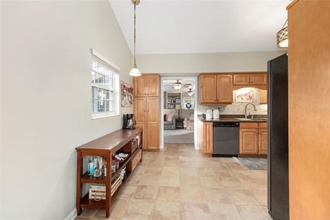 Tiny photo for 1006 SE 10th Street, Ocala, FL 34471 (MLS # OM715308)