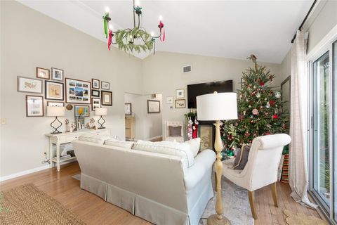 Tiny photo for 1006 SE 10th Street, Ocala, FL 34471 (MLS # OM715308)