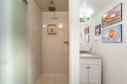 Tiny photo for 1006 SE 10th Street, Ocala, FL 34471 (MLS # OM715308)