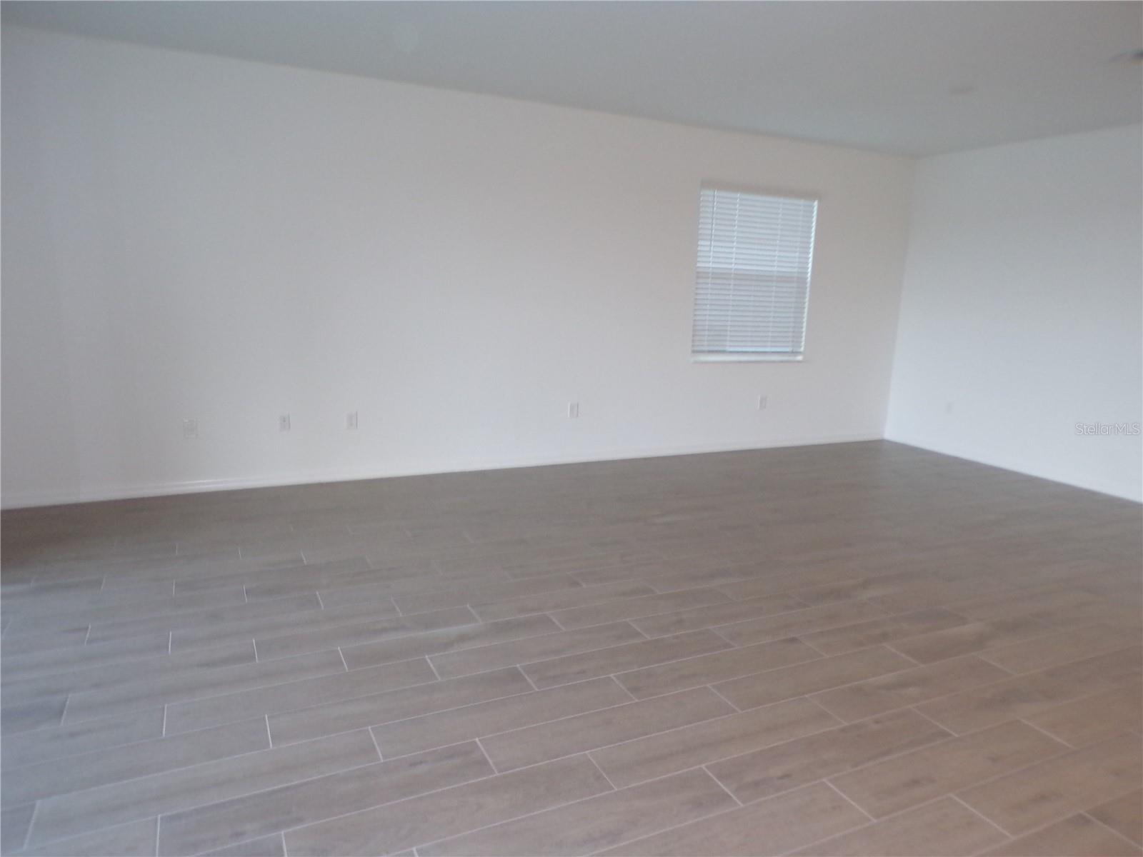 TUCKERS POINTE PH 1 - Residential Lease