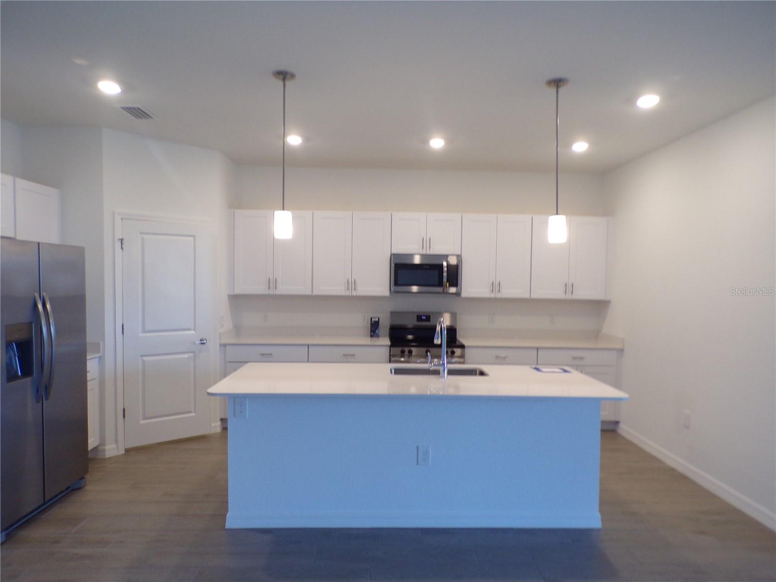 TUCKERS POINTE PH 1 - Residential Lease