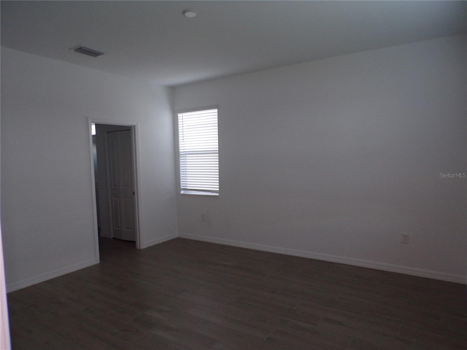 TUCKERS POINTE PH 1 - Residential Lease