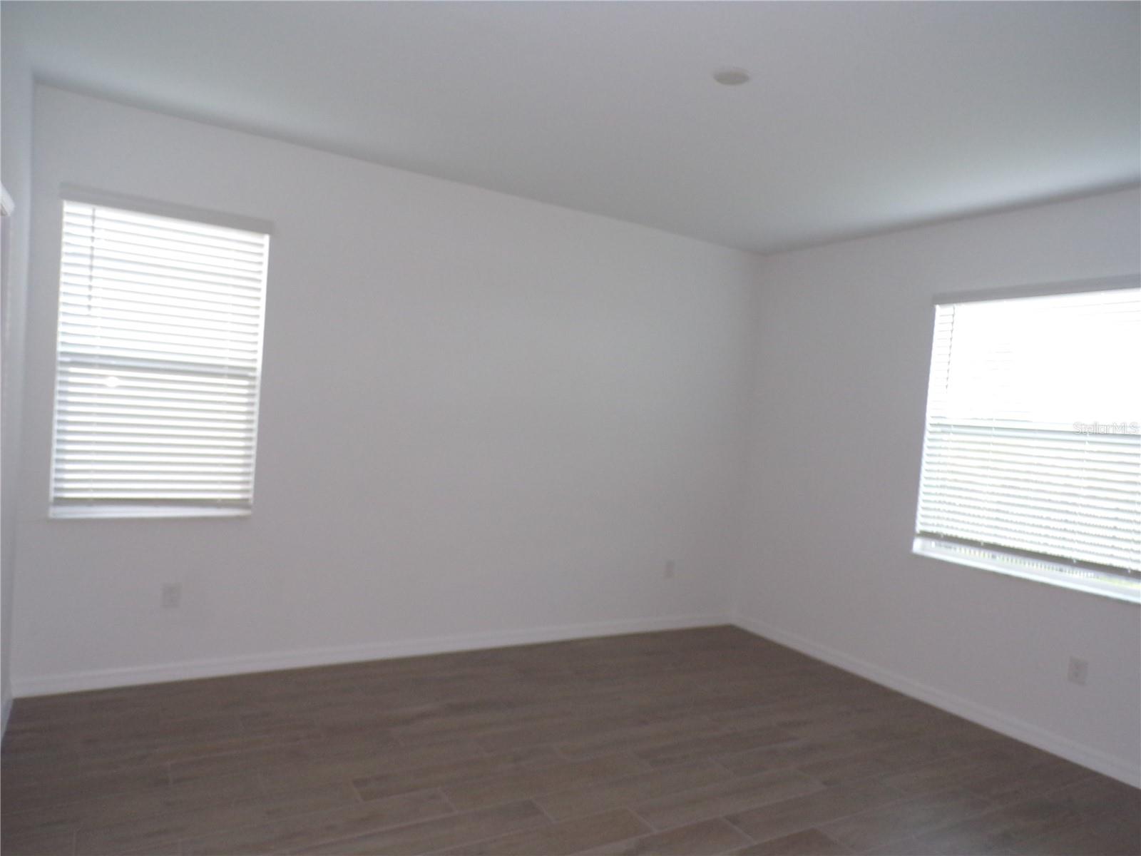 TUCKERS POINTE PH 1 - Residential Lease