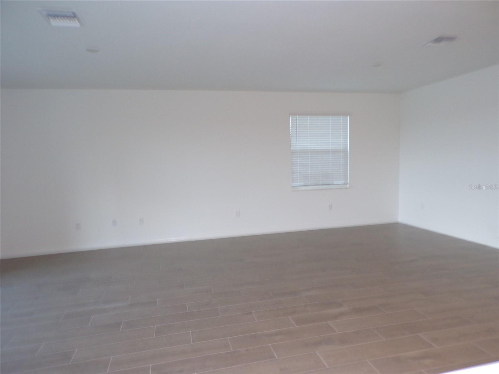 TUCKERS POINTE PH 1 - Residential Lease