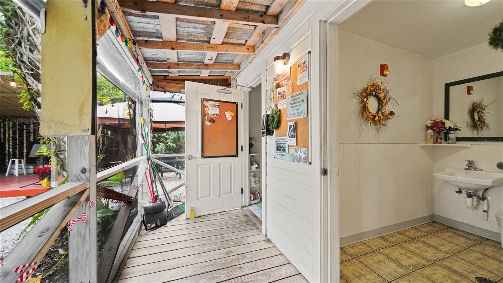 RE - Commercial Sale
