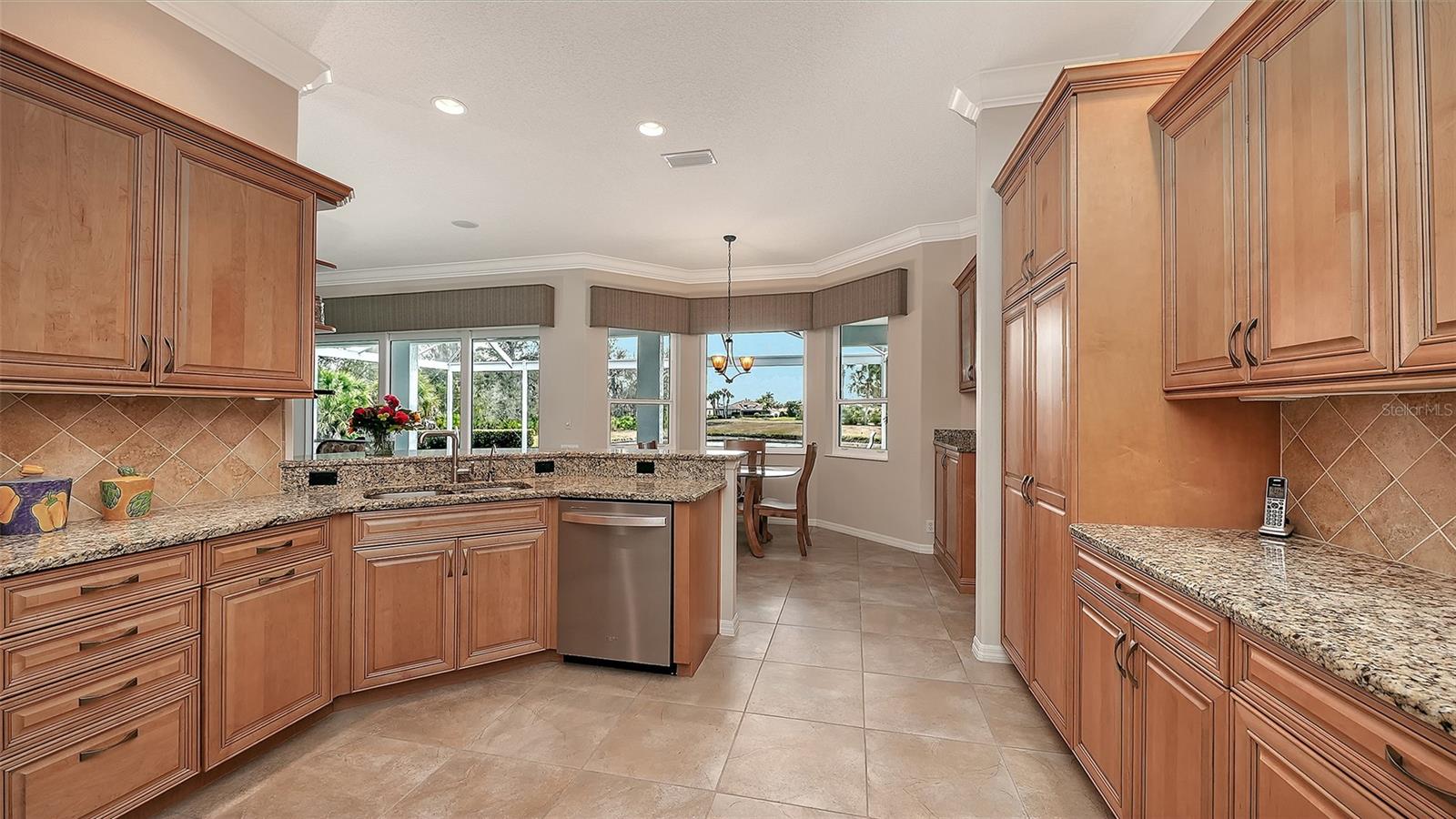 PELICAN POINTE GOLF & COUNTRY CLUB - Residential