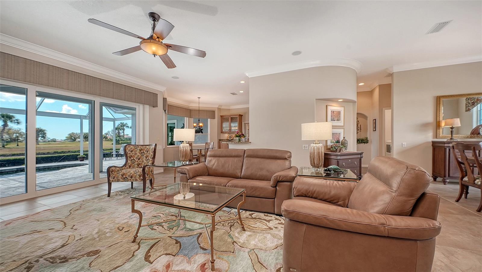 PELICAN POINTE GOLF & COUNTRY CLUB - Residential