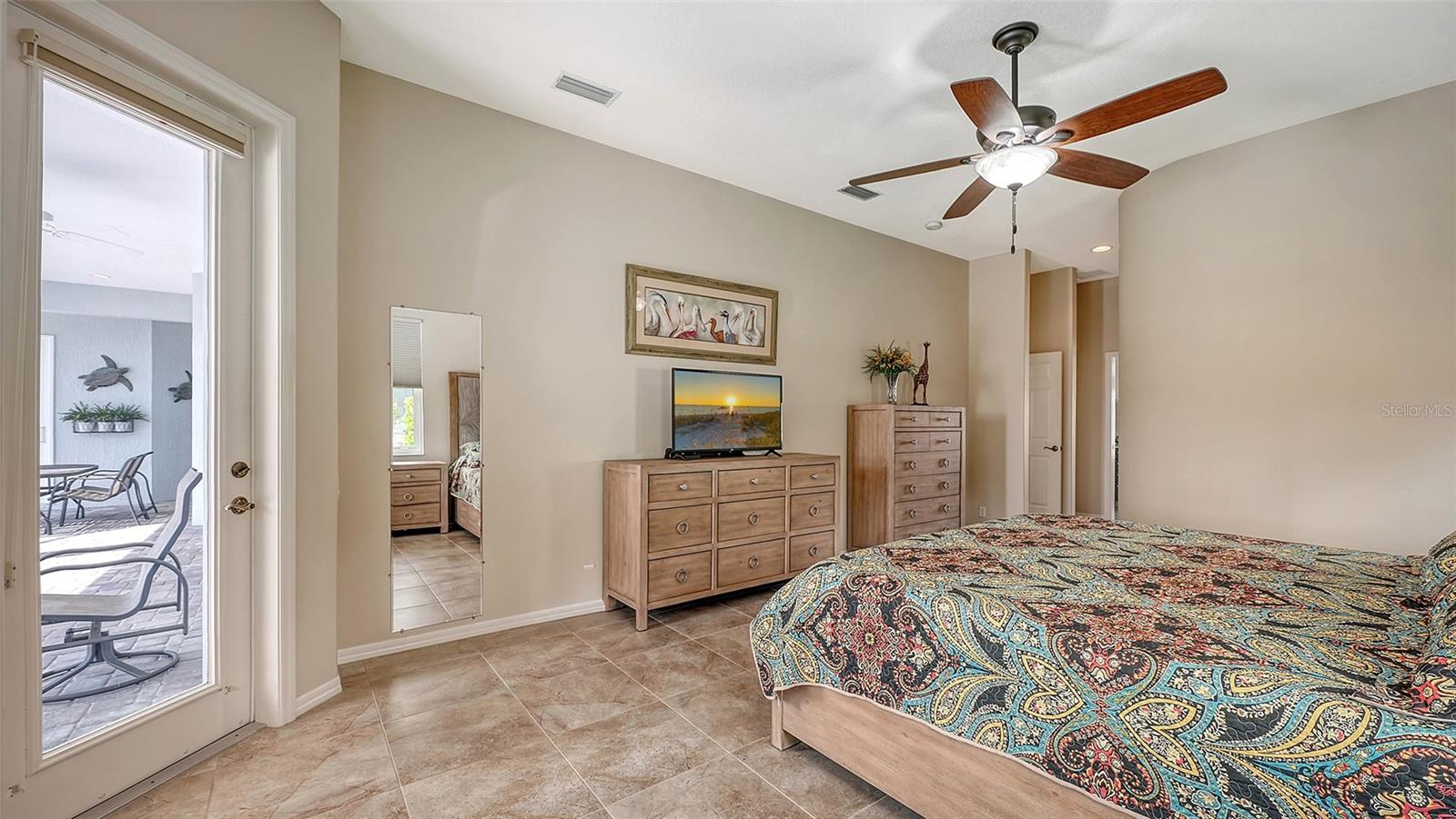 PELICAN POINTE GOLF & COUNTRY CLUB - Residential