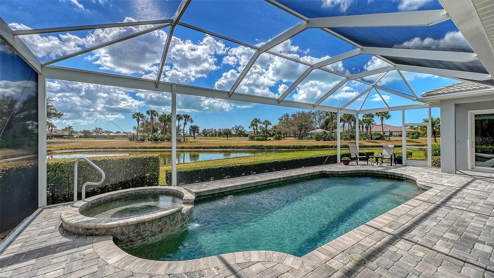PELICAN POINTE GOLF & COUNTRY CLUB - Residential