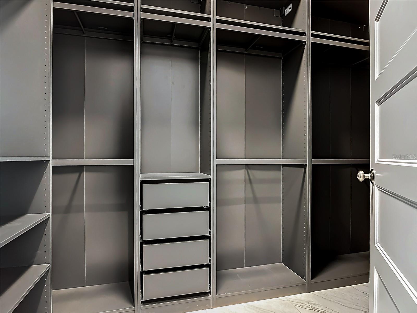 STONE ISLAND ESTATES UNIT 04 & 06 - Residential