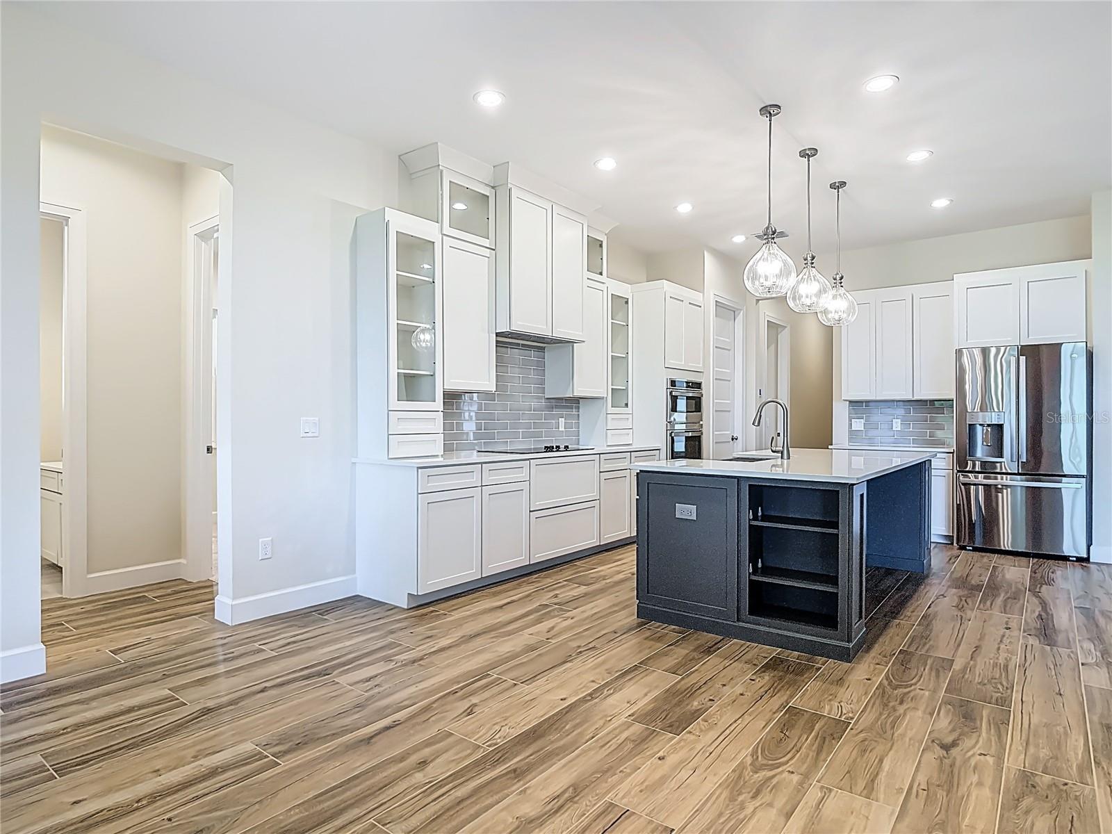 STONE ISLAND ESTATES UNIT 04 & 06 - Residential