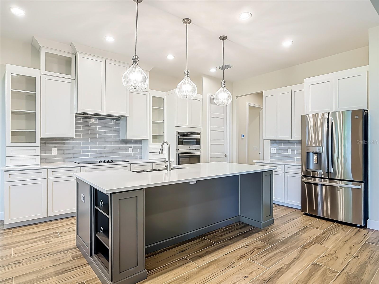 STONE ISLAND ESTATES UNIT 04 & 06 - Residential