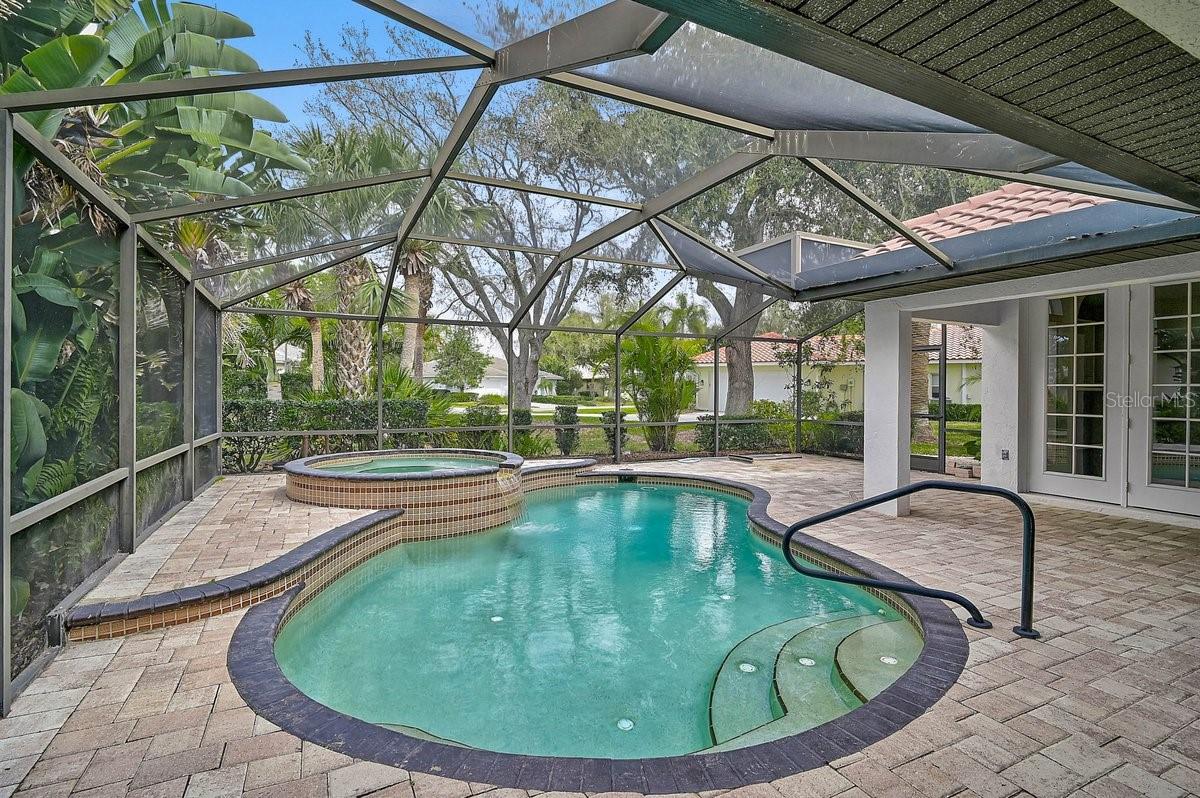 CALUSA LAKES - Residential