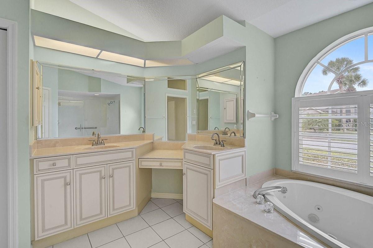 CALUSA LAKES - Residential