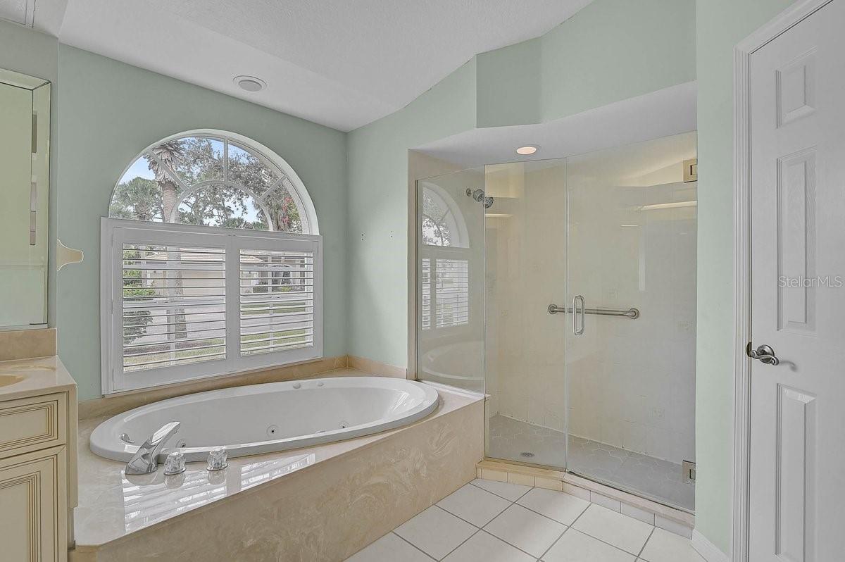 CALUSA LAKES - Residential