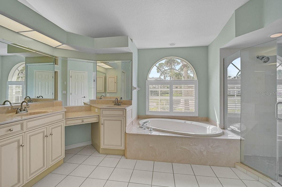 CALUSA LAKES - Residential