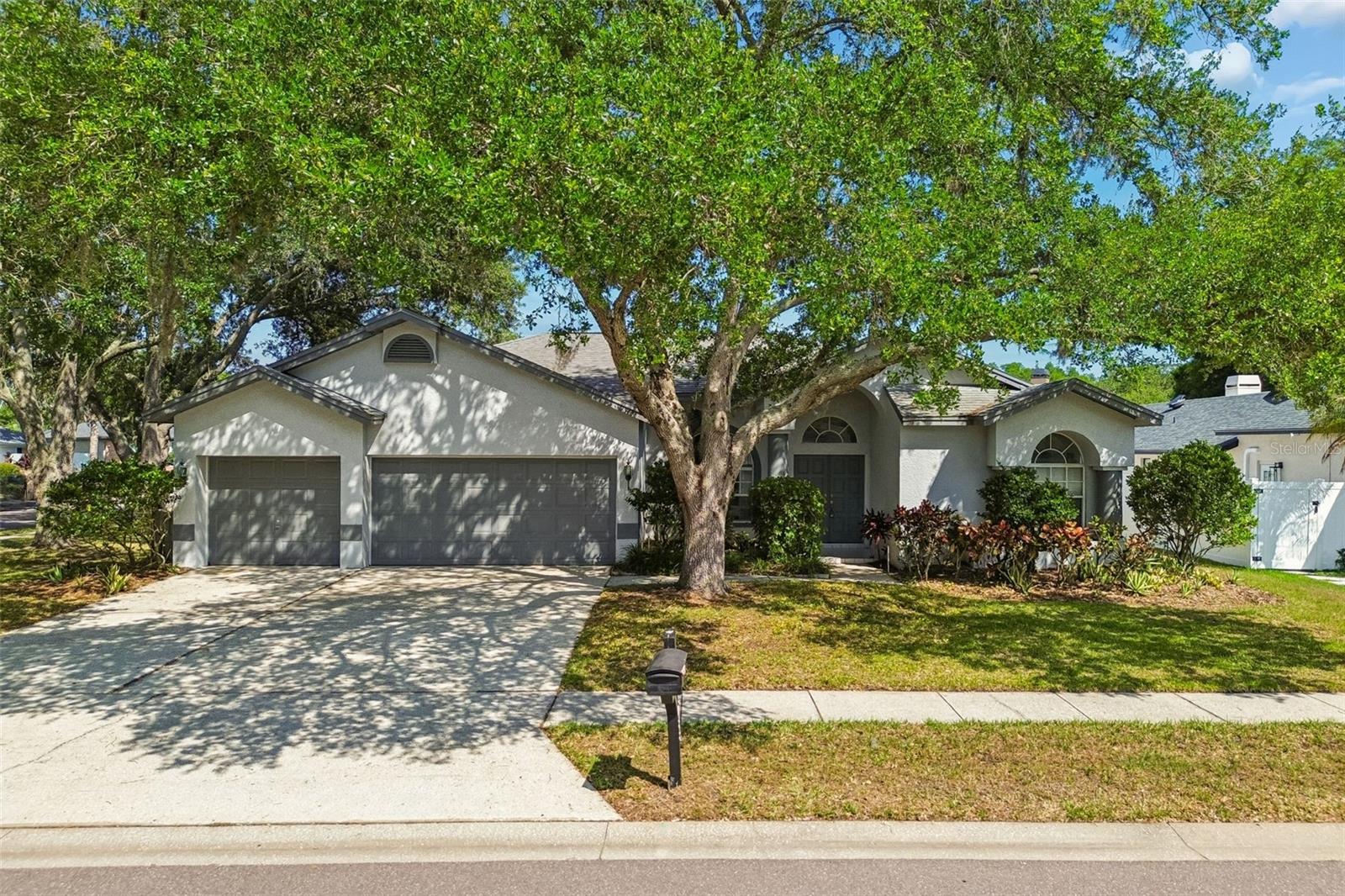 OAKRIDGE ESTATES AT RIDGEMOOR - Residential