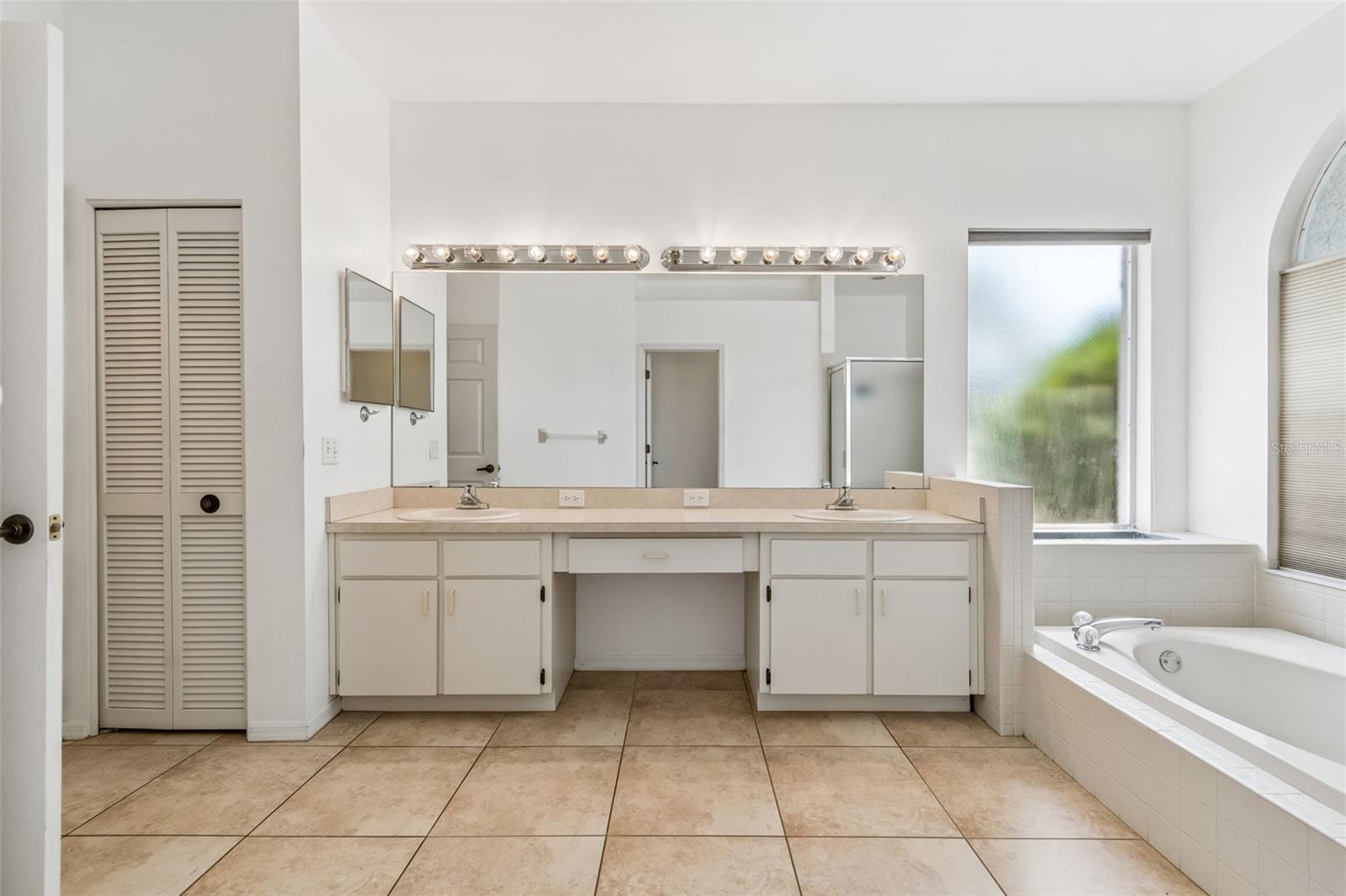 OAKRIDGE ESTATES AT RIDGEMOOR - Residential