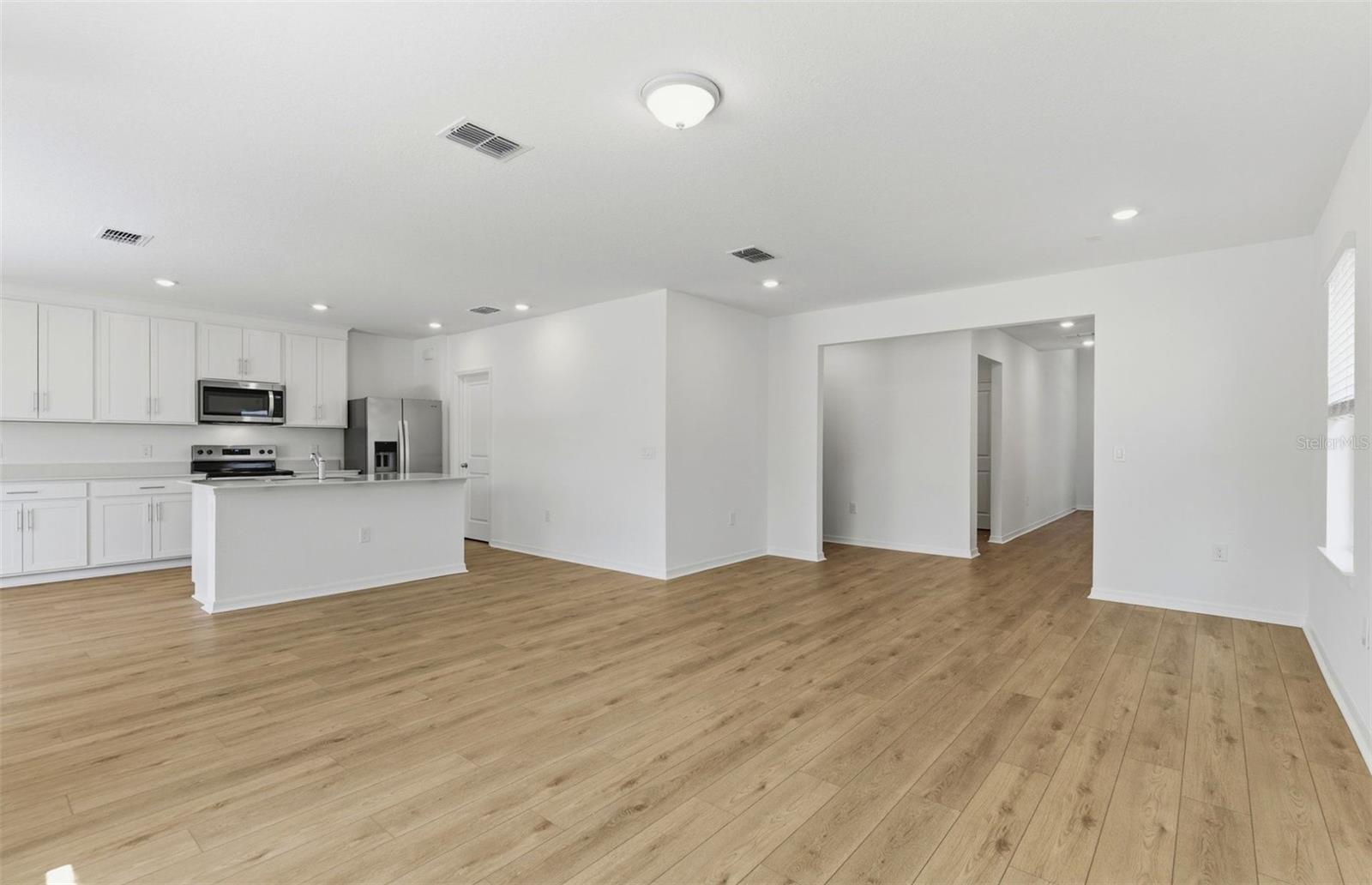 1090 SILVERLAKE BOULEVARD