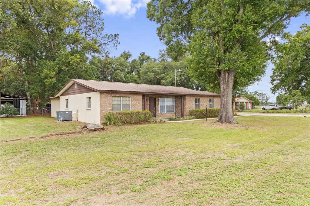 Photo of 2803 E Trapnell Road, Plant City, FL 33566 (MLS # TB8515923)