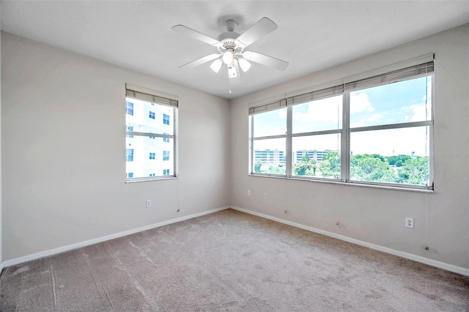 COUNTRY CLUB CONDO - Residential