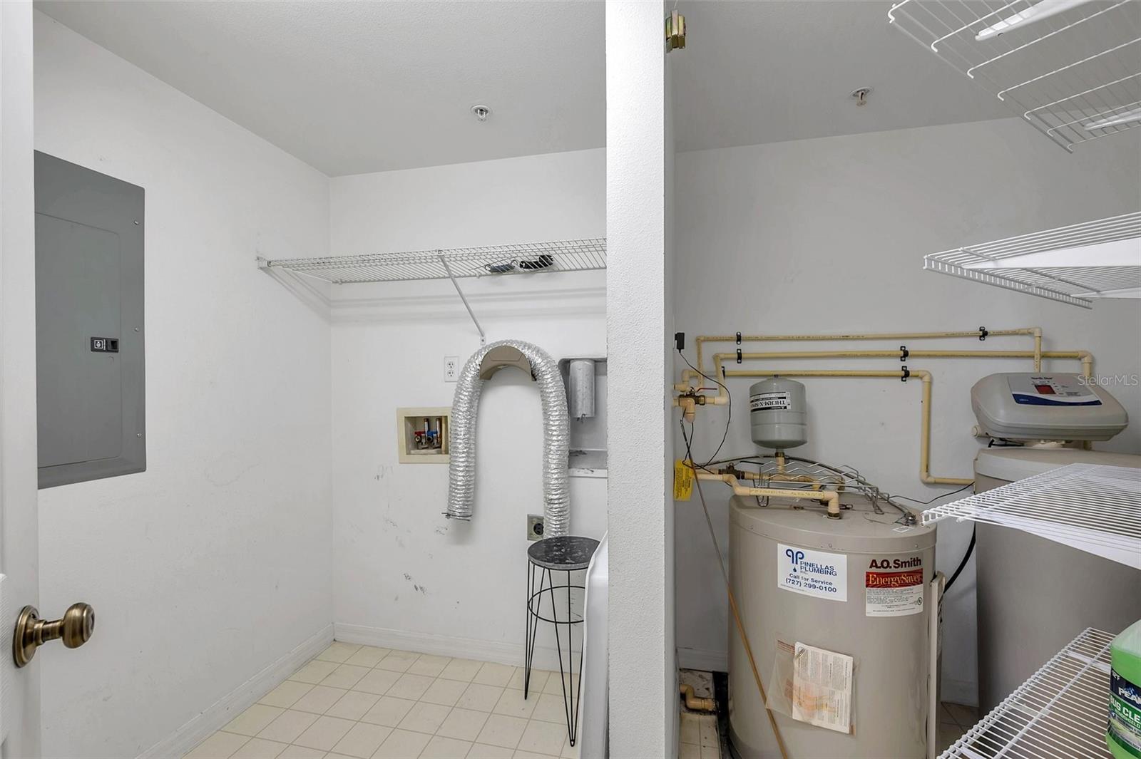 COUNTRY CLUB CONDO - Residential