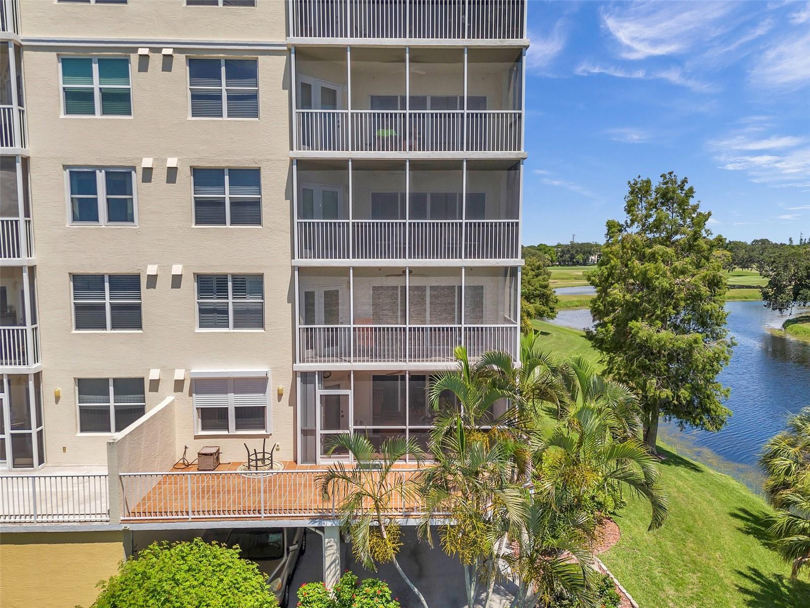 COUNTRY CLUB CONDO - Residential