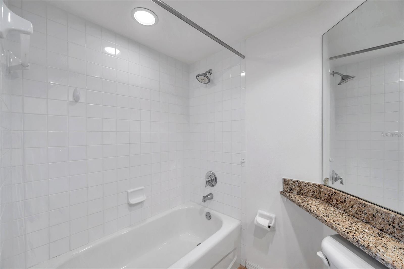 COUNTRY CLUB CONDO - Residential