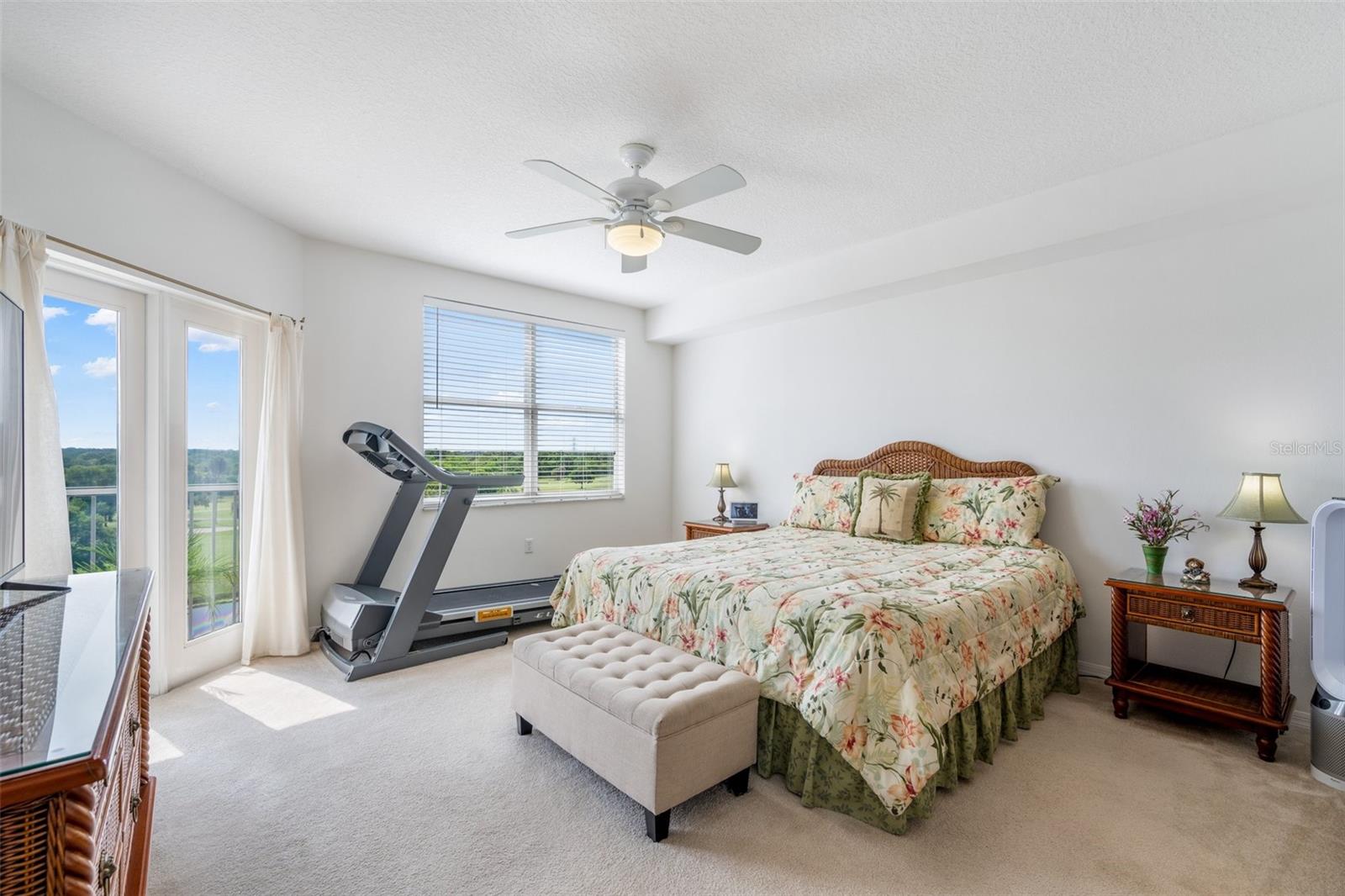 COUNTRY CLUB CONDO - Residential
