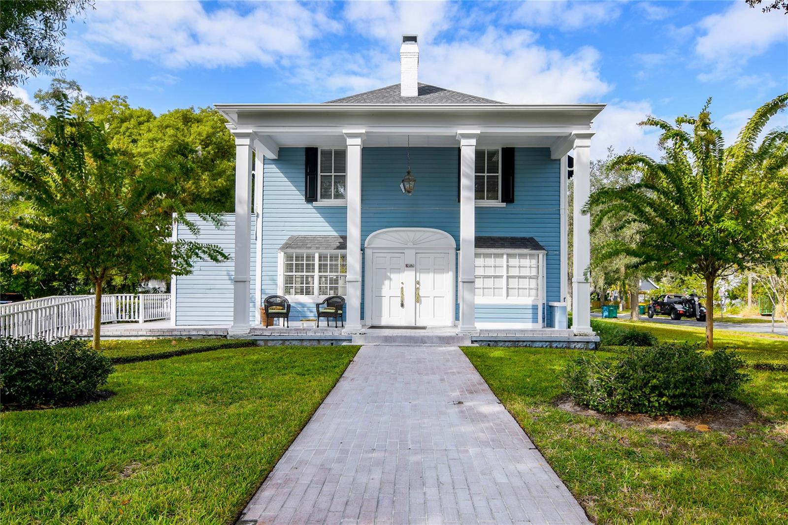Beautiful and historic office & professional services building in Mount Dora's business district. Sale includes highly coveted, separately deeded private parking lot that is paved and landscaped. A mix of tenants with single and multi-year leases. Upper and lower lobbies/waiting areas, with adjacent restrooms, a variety of suites including some with additional private entry & restroom, and a double suite with balcony.
Strong history of full capacity and long-term tenants. Current rent roll generates over $100,000 annually.
