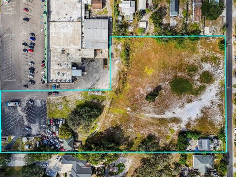 Photo of 3309 Gloria Avenue, Plant City, FL 33563 (MLS # TB8442169) Photo of 3309 Gloria Avenue, Plant City, FL 33563 (MLS # TB8442169)